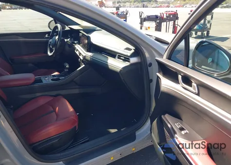 2022 Kia K5 Gt-Line из США, поврежденный, VIN 5XXG64J28NG161741